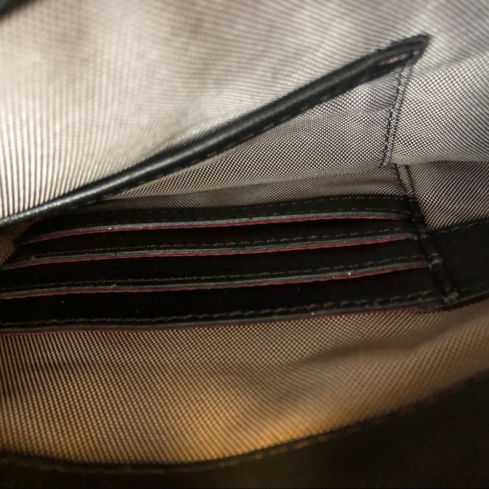 TUMI CROSSBODY BAG  NWOT BLACK LEATHER & NYLON POCKETS CHIC
GENDER NEUTRAL - Picture 5 of 8